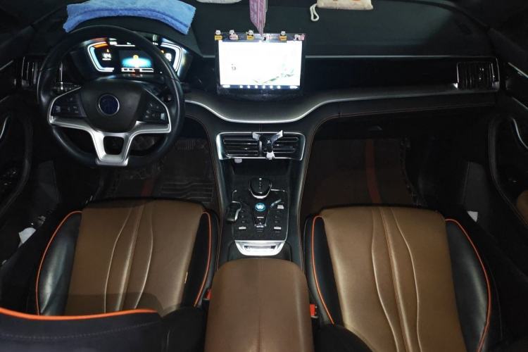 Used BYD Song PLUS 2020 1.5T Automatic Luxury Version Center Console