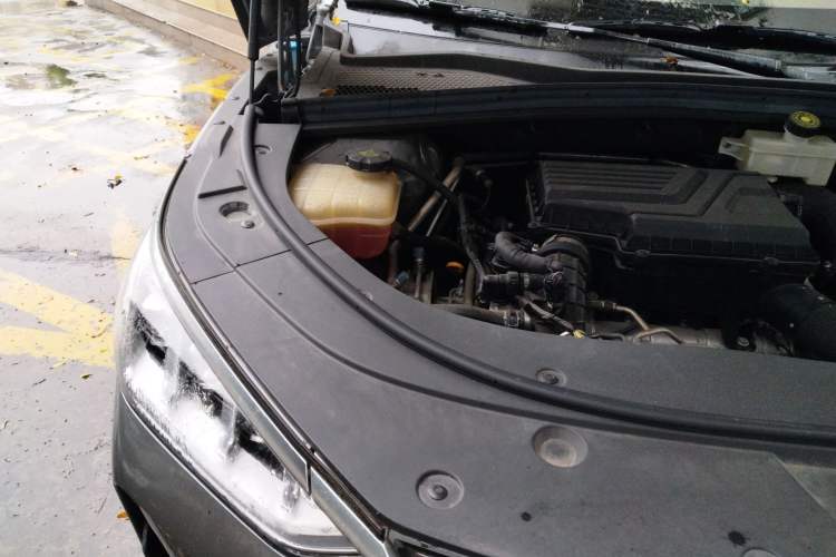 Used BYD Song PLUS 2020 1.5T Automatic Prestige Version Engine Bay Right