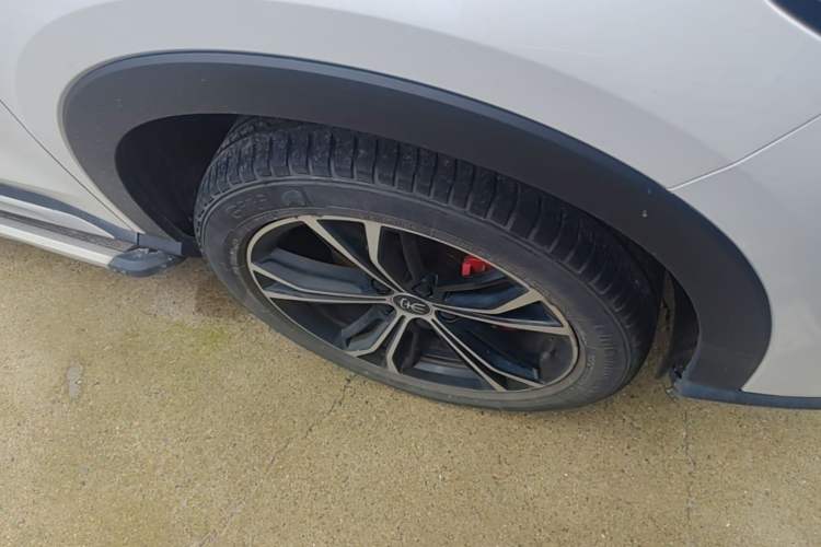 Used BYD Song PLUS 2020 1.5T Automatic Prestige Version Right Front Wheel Hub