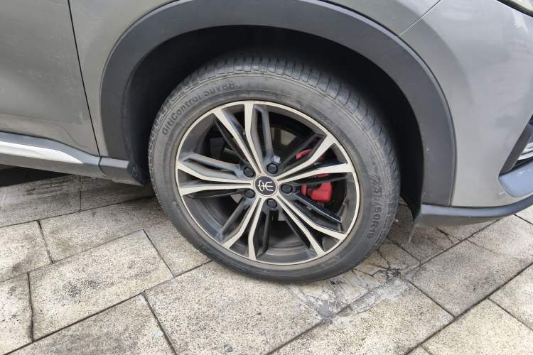 Used BYD Song PLUS 2020 1.5T Automatic Flagship Edition Right Front Wheel Hub