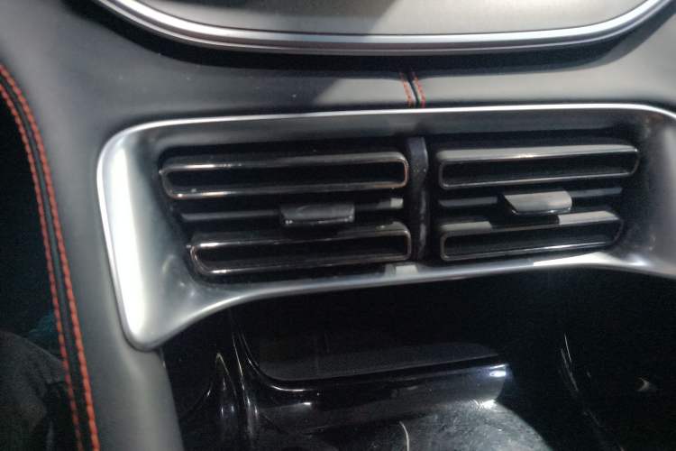 Used BYD Song PLUS 2020 1.5T Automatic Flagship Edition Audio And AC Panel