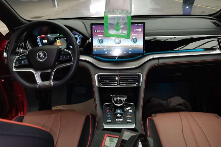 Used BYD Song PLUS 2020 1.5T Automatic Prestige Version Center Console