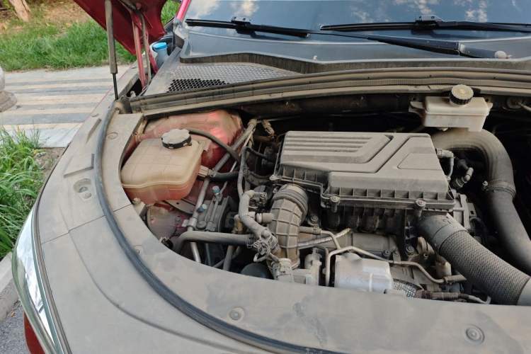 Used BYD Song PLUS 2020 1.5T Automatic Prestige Version Engine Bay Right