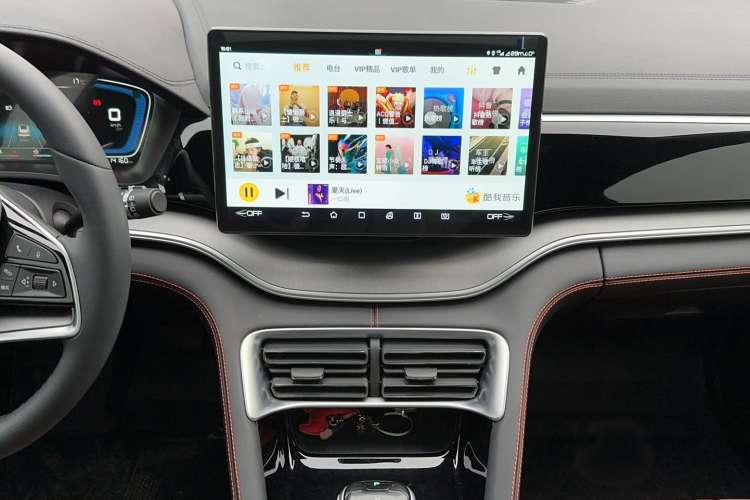 Used BYD Song PLUS 2020 1.5T Automatic Prestige Version Interior 2
