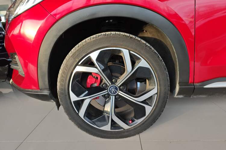 Used BYD Song PLUS 2020 1.5T Automatic Flagship Edition Left Front Wheel Hub
