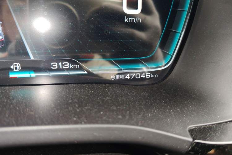 Used BYD Song PLUS 2020 1.5T Automatic Flagship Edition Odometer Close Up