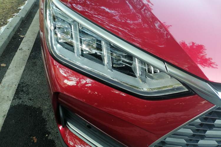 Used BYD Song PLUS 2020 1.5T Automatic Prestige Version Right Front Headlight
