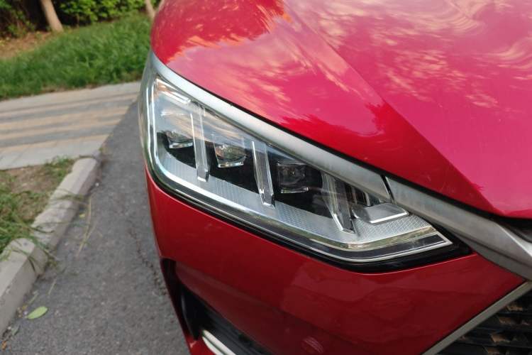 Used BYD Song PLUS 2020 1.5T Automatic Prestige Version Right Front Headlight