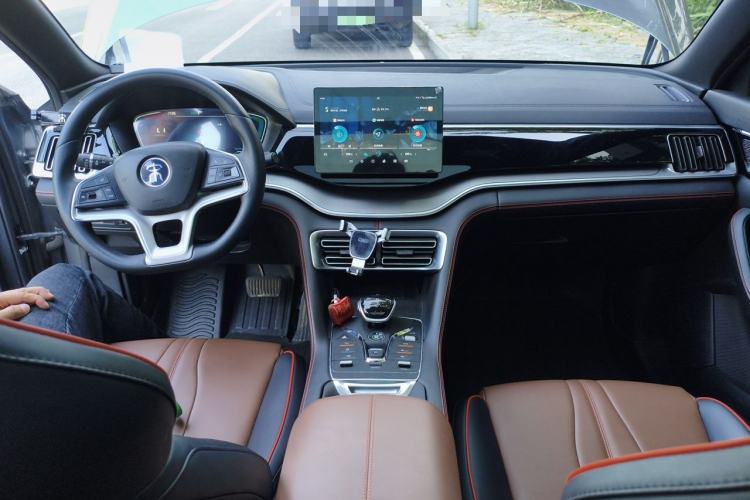 Used BYD Song PLUS 2020 1.5T Automatic Luxury Version Center Console