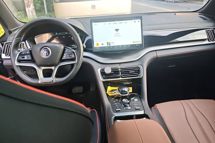 Used BYD Song PLUS 2020 1.5T Automatic Prestige Version Center Console