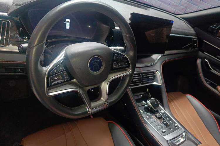Used BYD Song PLUS 2020 1.5T Automatic Flagship Edition Center Console