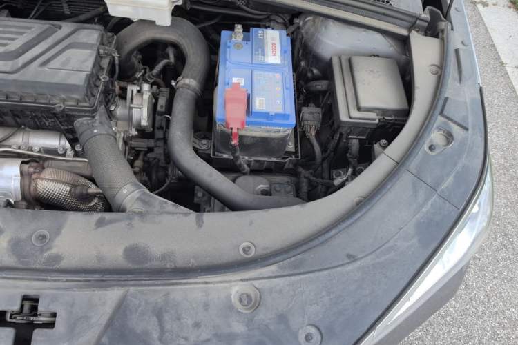 Used BYD Song PLUS 2020 1.5T Automatic Prestige Version Engine Bay Left