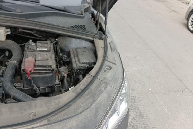 Used BYD Song PLUS 2020 1.5T Automatic Prestige Version Engine Bay Left