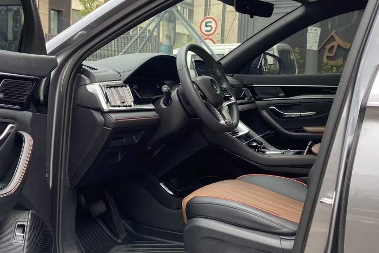 Used BYD Song PLUS 2020 1.5T Automatic Flagship Edition Interior 3