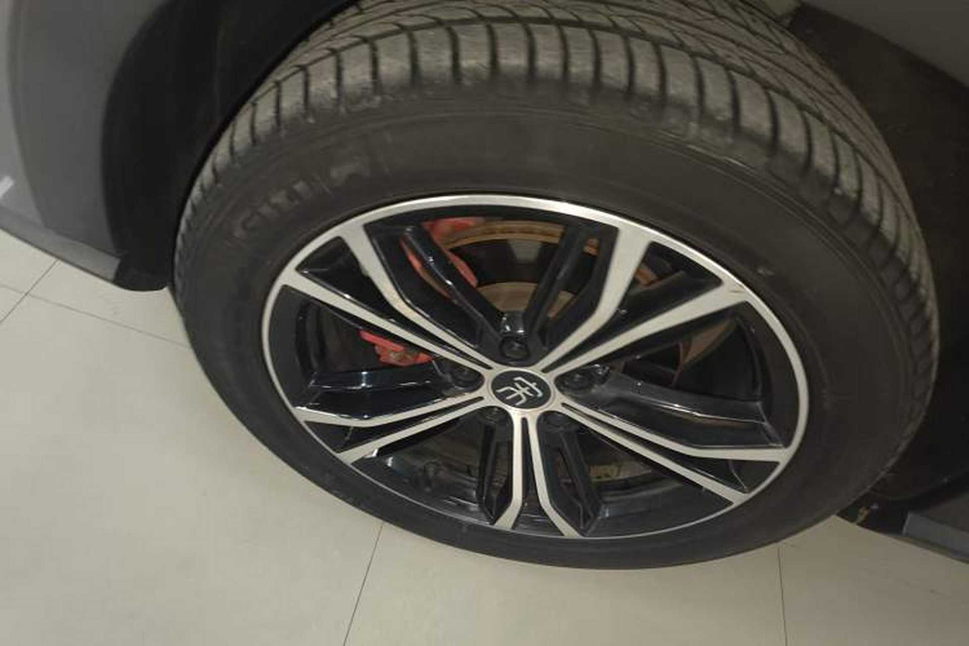 Used BYD Song PLUS 2020 1.5T Automatic Flagship Edition Left Front Wheel Hub