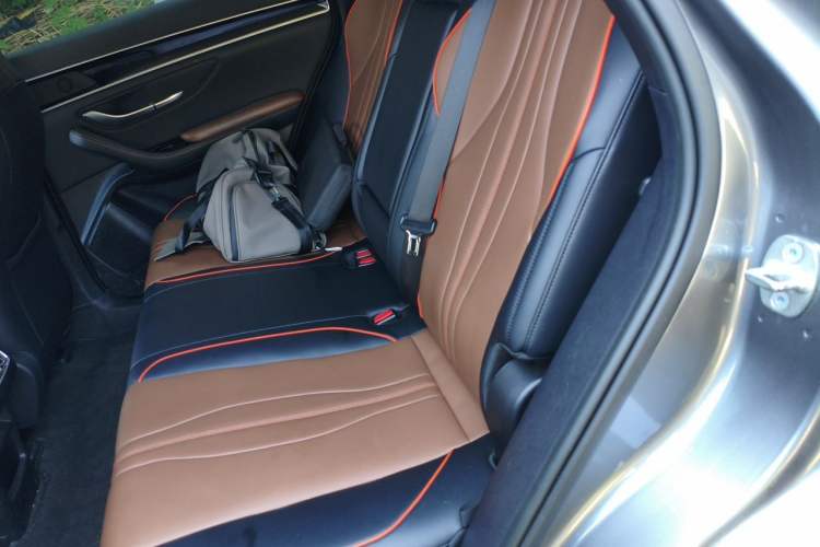 Used BYD Song PLUS 2020 1.5T Automatic Luxury Version Left Rear Seat