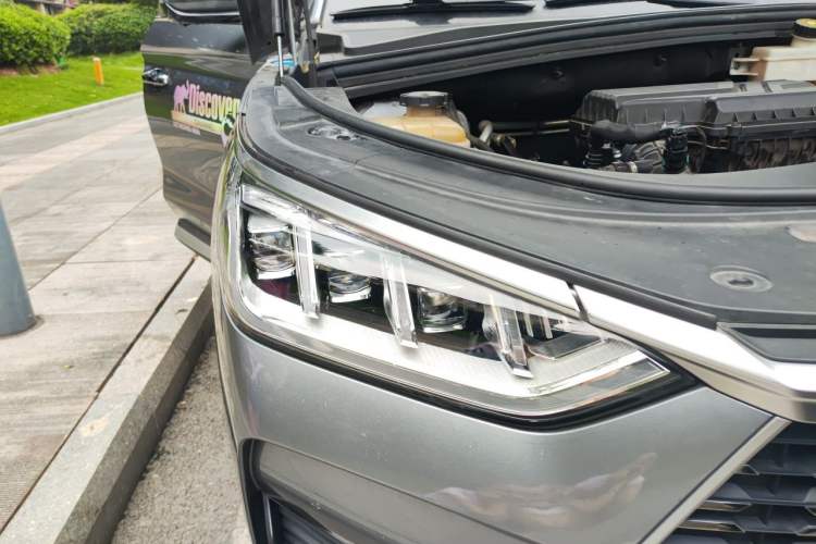 Used BYD Song PLUS 2020 1.5T Automatic Prestige Version Right Front Headlight