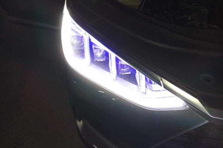 Used BYD Song PLUS 2020 1.5T Automatic Flagship Edition Right Front Headlight