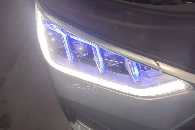 Used BYD Song PLUS 2020 1.5T Automatic Flagship PLUS Right Front Headlight