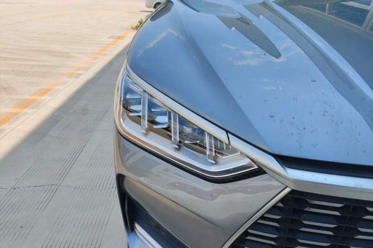 Used BYD Song PLUS 2020 1.5T Automatic Prestige Version Right Front Headlight