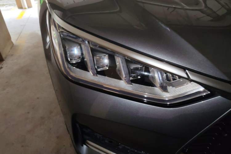 Used BYD Song PLUS 2020 1.5T Automatic Prestige Version Right Front Headlight