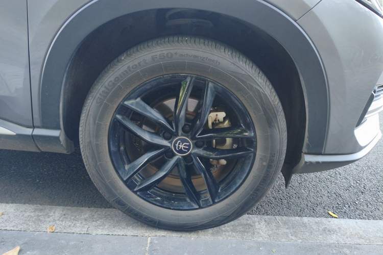 Used BYD Song PLUS 2020 1.5T Automatic Luxury Version Right Front Wheel Hub
