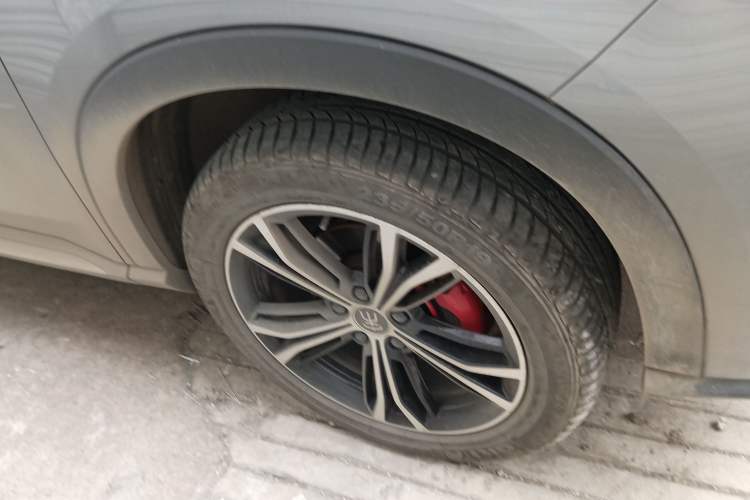 Used BYD Song PLUS 2020 1.5T Automatic Prestige Version Right Front Wheel Hub