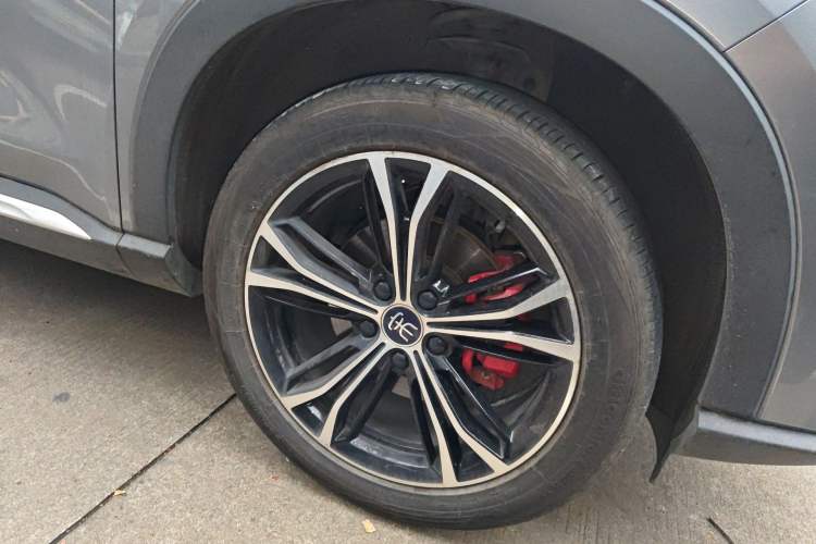 Used BYD Song PLUS 2020 1.5T Automatic Flagship Edition Right Front Wheel Hub