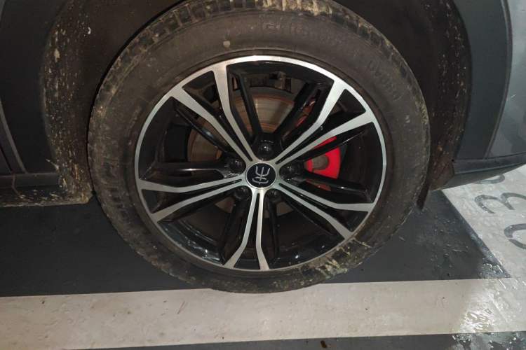 Used BYD Song PLUS 2020 1.5T Automatic Prestige Version Right Front Wheel Hub