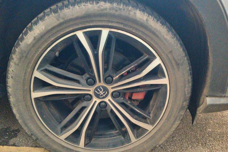 Used BYD Song PLUS 2020 1.5T Automatic Prestige Version Right Front Wheel Hub