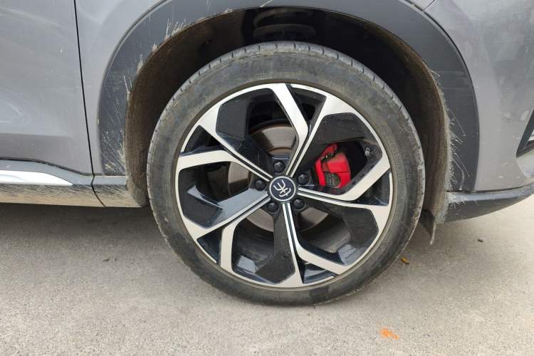 Used BYD Song PLUS 2020 1.5T Automatic Flagship PLUS Right Front Wheel Hub