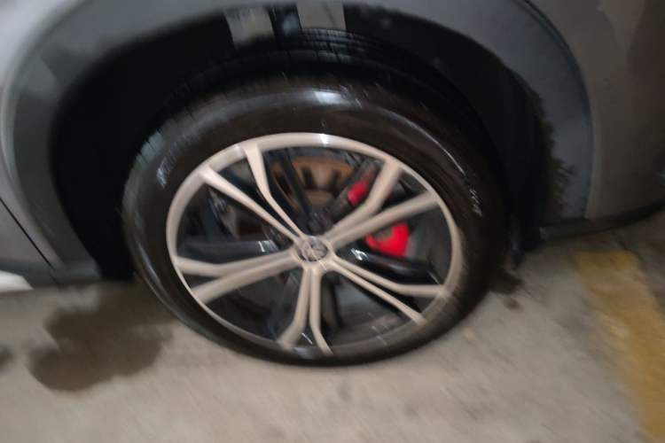 Used BYD Song PLUS 2020 1.5T Automatic Prestige Version Right Front Wheel Hub