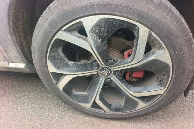 Used BYD Song PLUS 2020 1.5T Automatic Flagship PLUS Right Front Wheel Hub