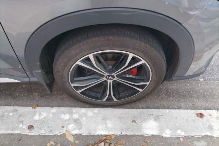 Used BYD Song PLUS 2020 1.5T Automatic Prestige Version Right Front Wheel Hub