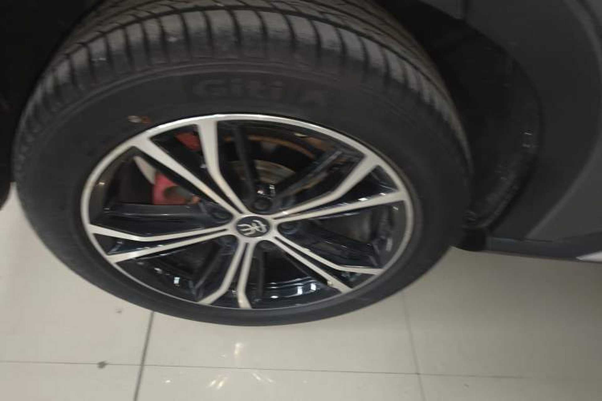 Used BYD Song PLUS 2020 1.5T Automatic Flagship Edition Right Rear Wheel Hub