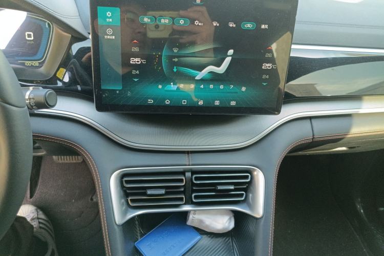 Used BYD Song PLUS 2020 1.5T Automatic Prestige Version Audio And AC Panel