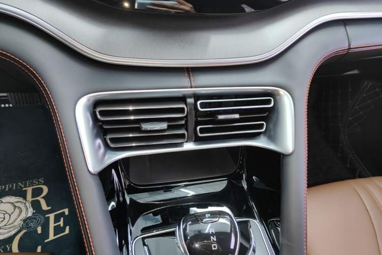 Used BYD Song PLUS 2020 1.5T Automatic Luxury Version Audio And AC Panel
