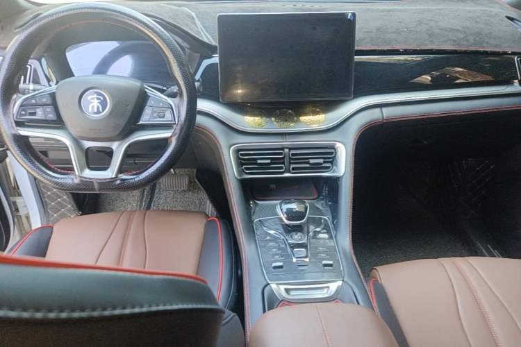 Used BYD Song PLUS 2020 1.5T Automatic Prestige Version Center Console