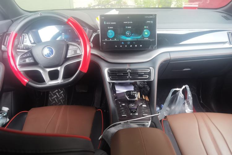 Used BYD Song PLUS 2020 1.5T Automatic Prestige Version Center Console