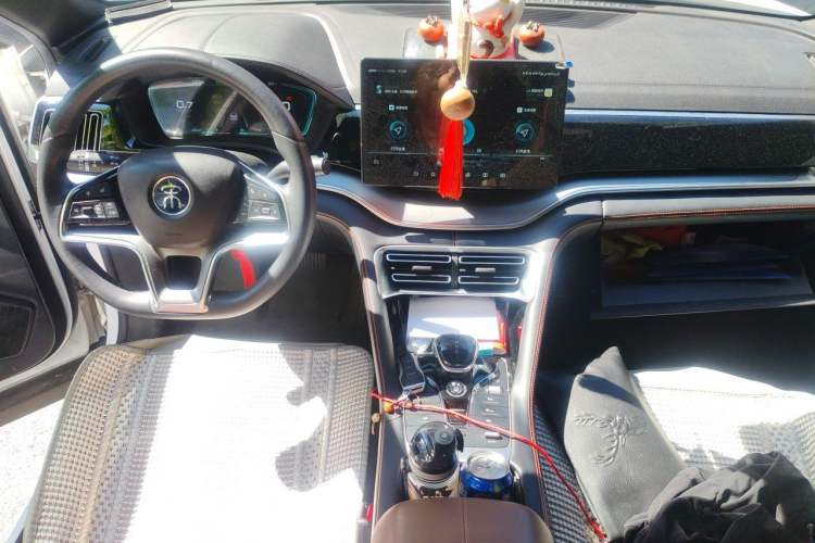 Used BYD Song PLUS 2020 1.5T Automatic Flagship Edition Center Console