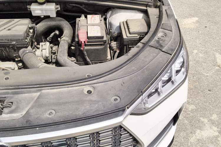 Used BYD Song PLUS 2020 1.5T Automatic Prestige Version Engine Bay Left