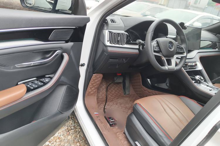Used BYD Song PLUS 2020 1.5T Automatic Prestige Version Interior 3