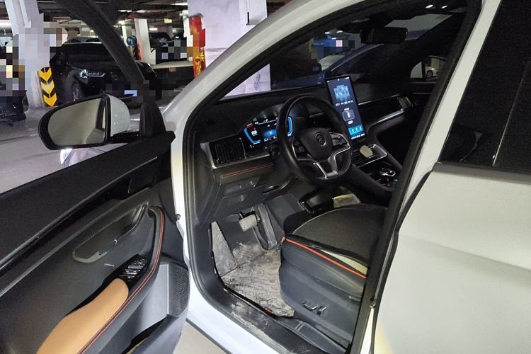 Used BYD Song PLUS 2020 1.5T Automatic Prestige Version Interior 3