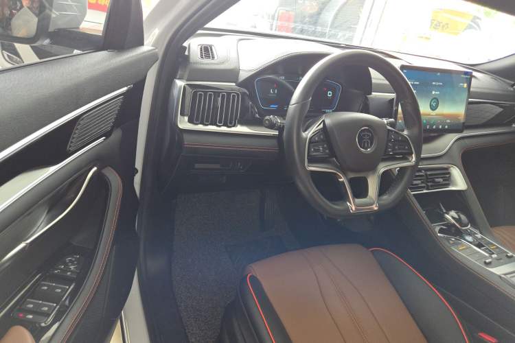 Used BYD Song PLUS 2020 1.5T Automatic Prestige Version Interior 3