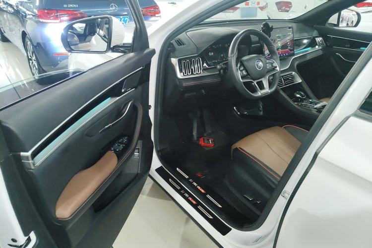 Used BYD Song PLUS 2020 1.5T Automatic Flagship Edition Interior 3