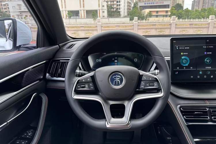 Used BYD Song PLUS 2020 1.5T Automatic Prestige Version Interior 4