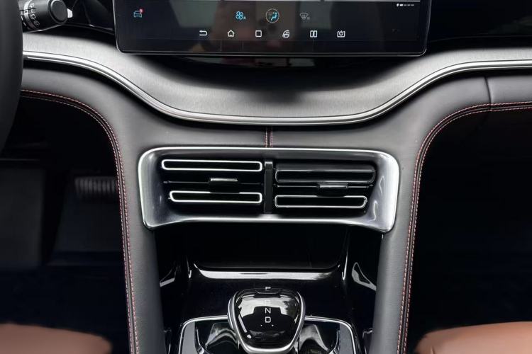 Used BYD Song PLUS 2020 1.5T Automatic Prestige Version Interior 5