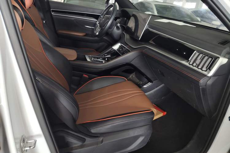 Used BYD Song PLUS 2020 1.5T Automatic Prestige Version Interior 6