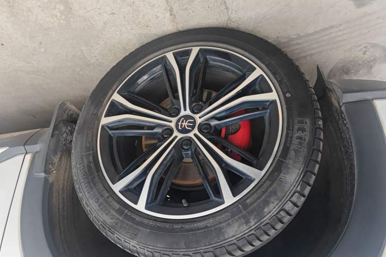 Used BYD Song PLUS 2020 1.5T Automatic Prestige Version Left Front Wheel Hub