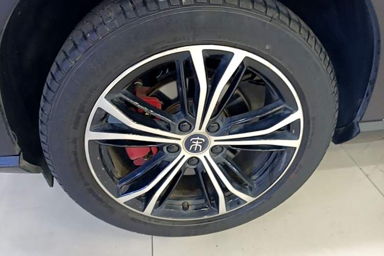 Used BYD Song PLUS 2020 1.5T Automatic Prestige Version Left Front Wheel Hub